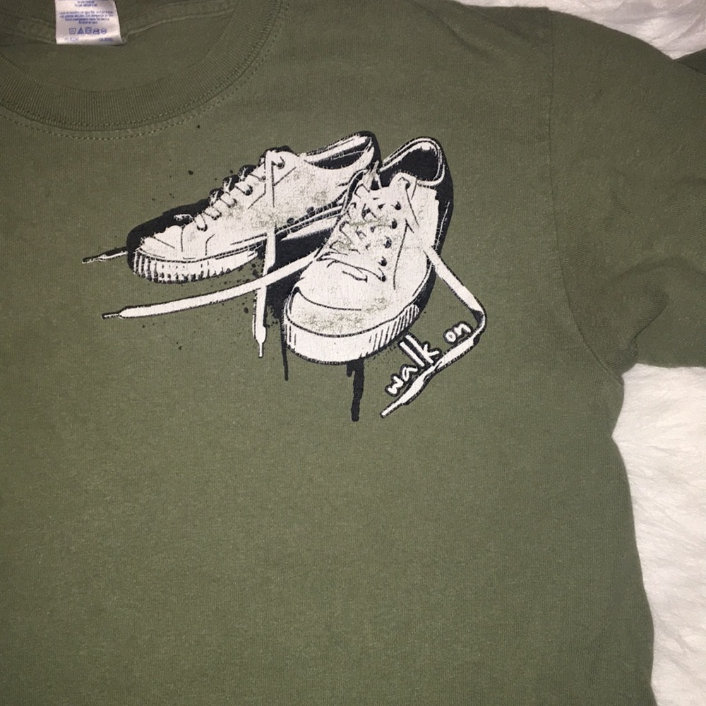 Walk on converse shirt
